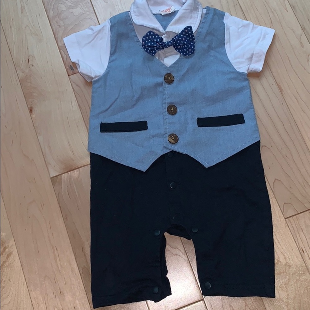 Adorable onesie suit!!